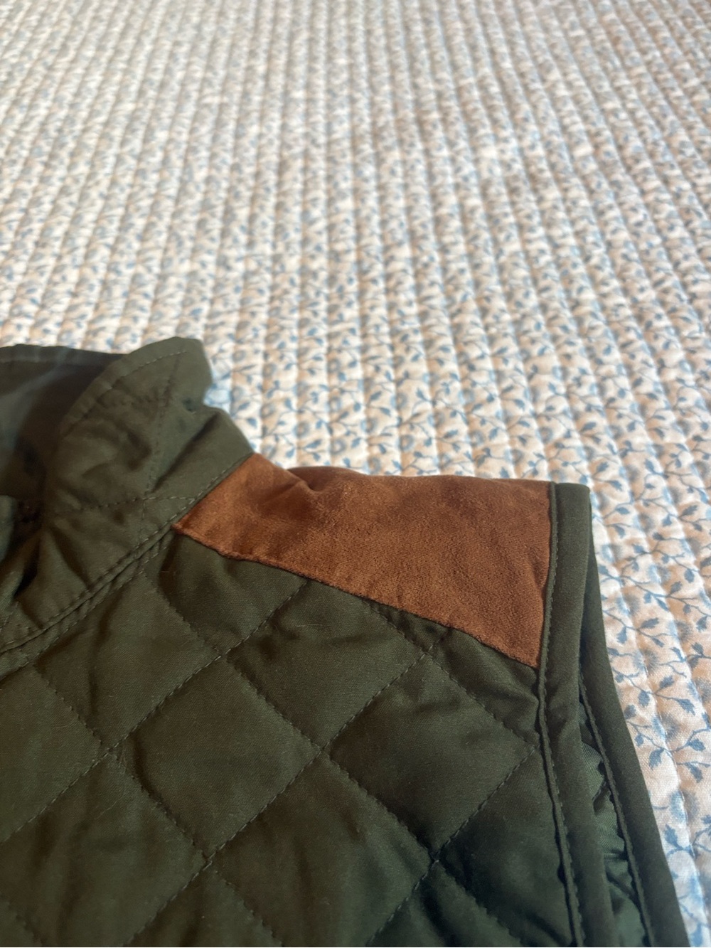 Chaps Quilted Vest Olive Green Suede Shoulder NWT - Picture 5 of 8